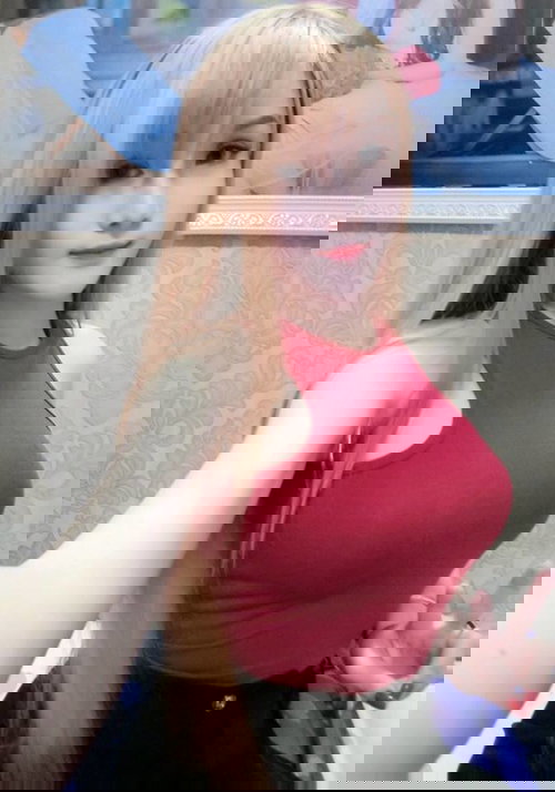 Kim Yến – búp bê ngực bự