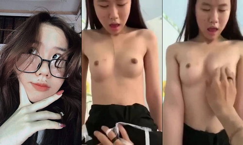 Bé nữ sinh kính cận da trắng chân dài