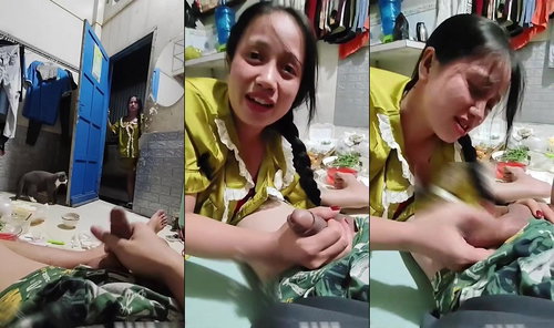 Quay tay quên đóng cửa thì em hàng xóm nhìn thấy và cái kết ngon chim